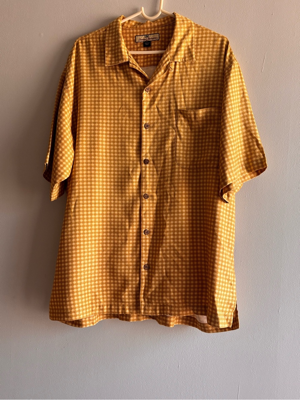 Tommy Bahama Men's Short Sleeve Camp Shirt 100%  Silk, Button-Up, Gingham Size L
